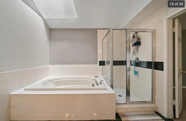 Building Photo - 15914 Pinyon Creek Dr