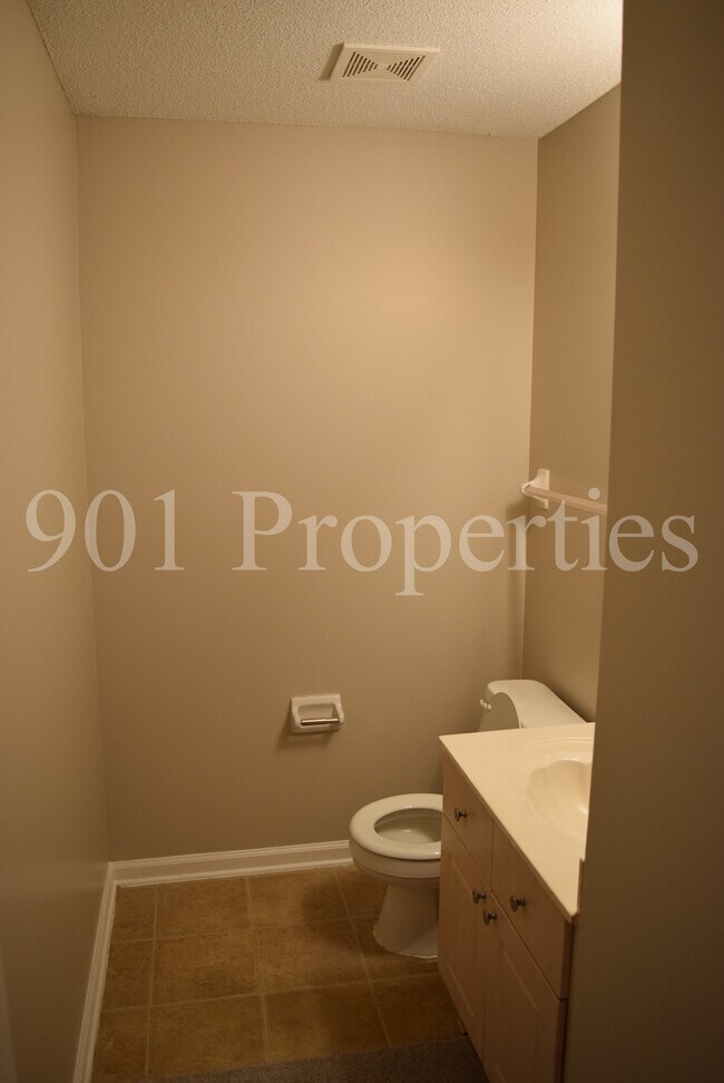 Building Photo - 6840 Wrigley Dr