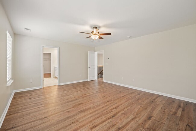 Building Photo - Stunning New Home in Enclave section Chateau
