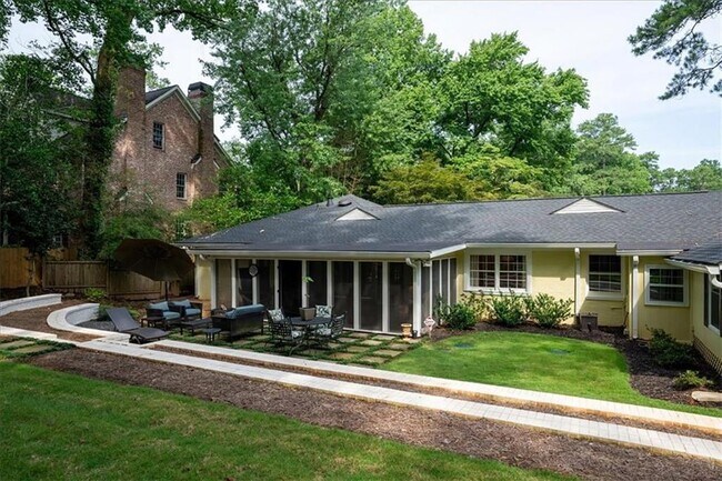 Building Photo - 3179 E Wood Valley Rd NW