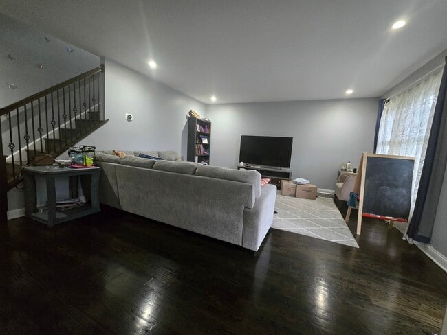 Building Photo - 935 Banbury Ct