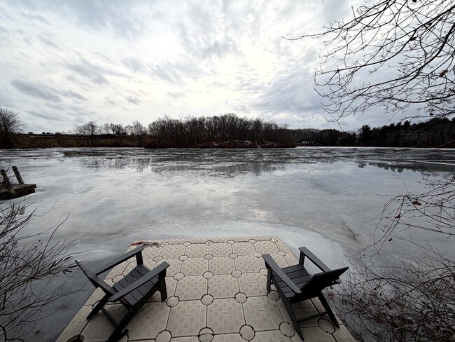 Building Photo - 157 Riverview Ave