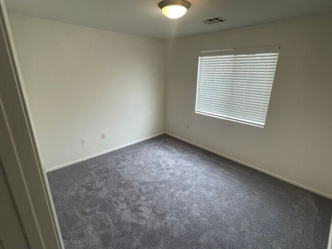 Building Photo - Charming 4 bedroom 4 bathroom in heart of East Lake!