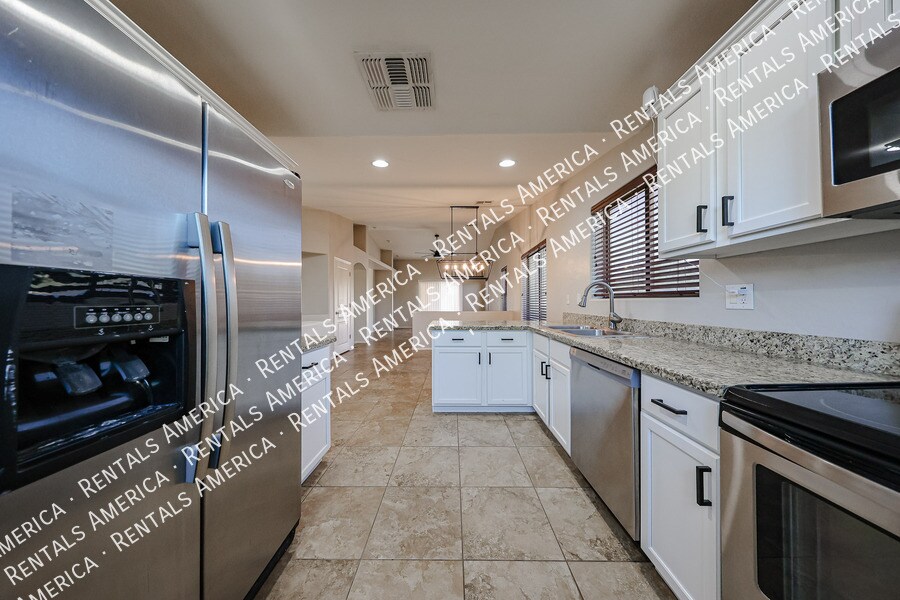 Building Photo - 3955 E Blue Sage Ct