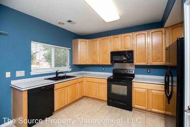 Building Photo - 2 br, 2.5 bath House - 1020 Fenwick Dr