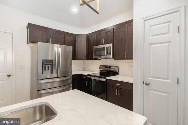 Building Photo - 7841 Briarwood Dr