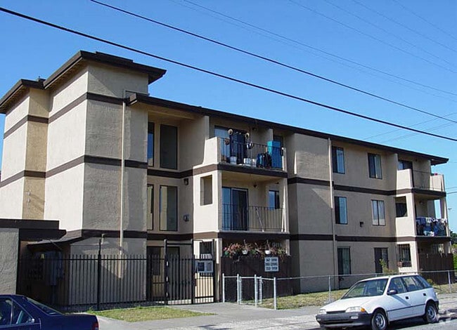 Building Photo - 1300 Costa Ave
