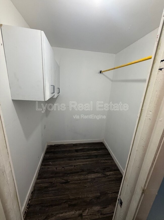 Building Photo - 653 Howells Cir Dr