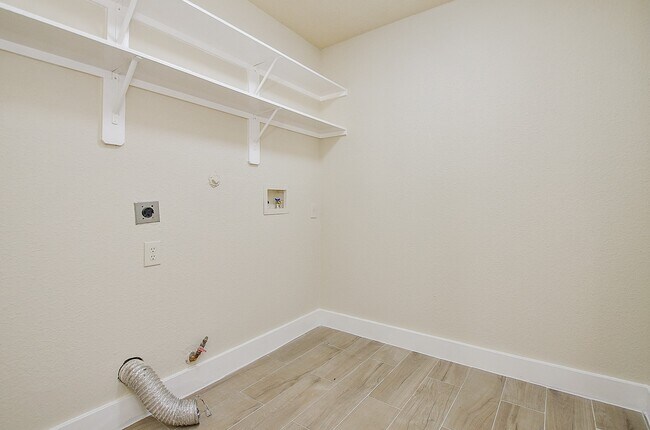 Building Photo - 3935 Federal Ln