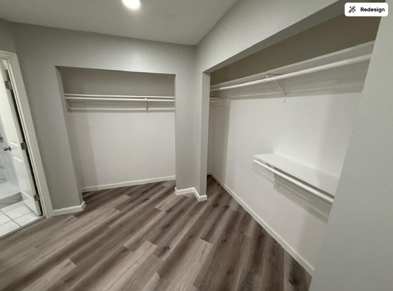 Building Photo - 2812 Forest Hills Dr