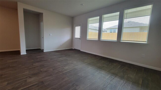 Building Photo - 115 Palo Pinto Dr