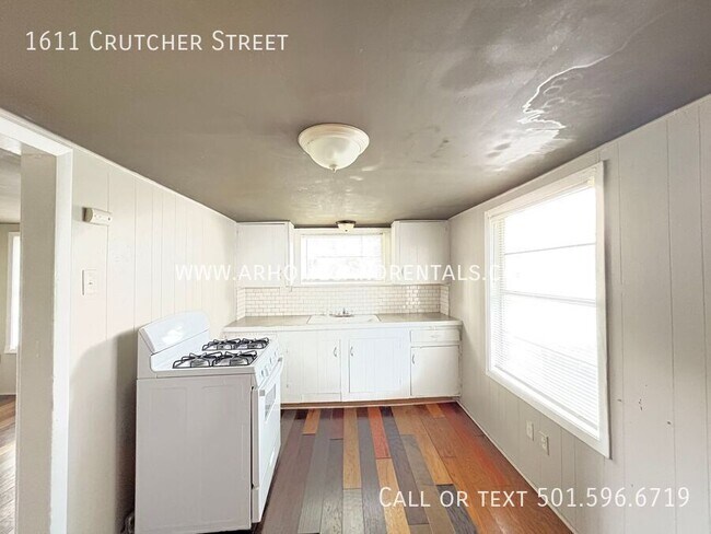 Building Photo - 1611 Crutcher St