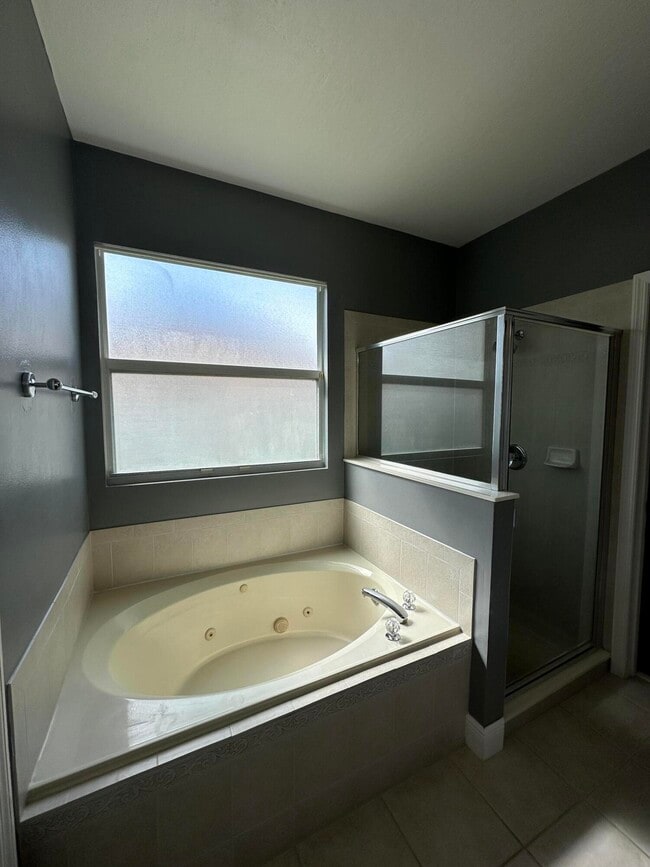 Building Photo - 4010 Caparosa Cir