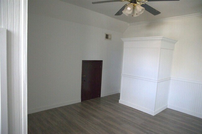 Building Photo - 1716 Combs St