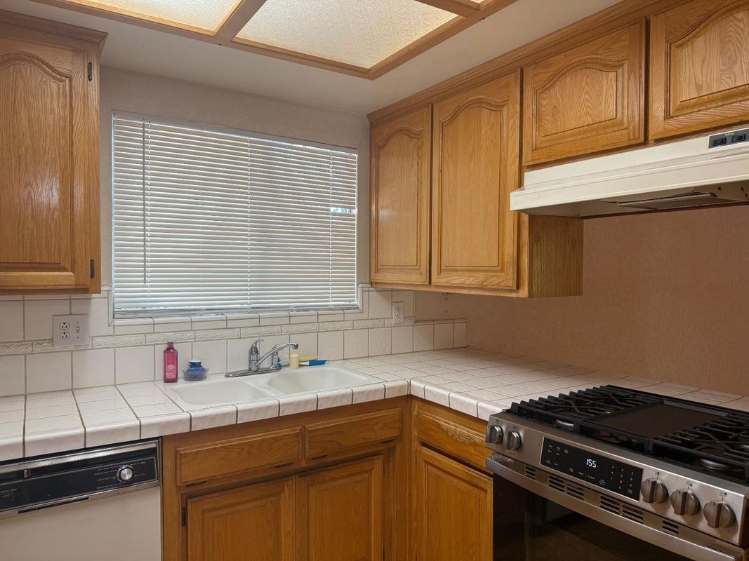 Building Photo - 1731 Miramonte Ct