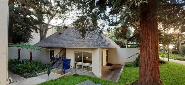 Building Photo - 7740 Redlands St