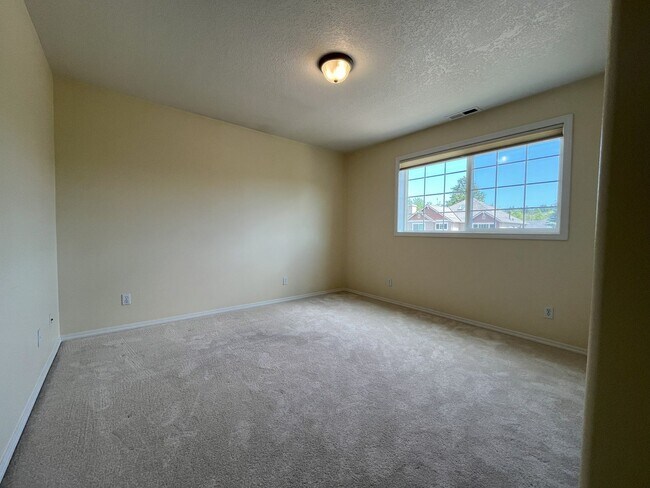 Building Photo - Elegant 5-Bedroom + Bonus Room Home with Modern Upgrades and Serene Outdoor Space