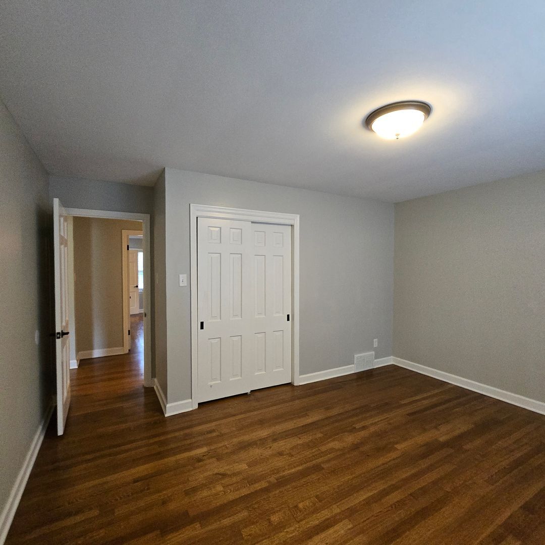 Building Photo - 1264 Yorkshire Dr