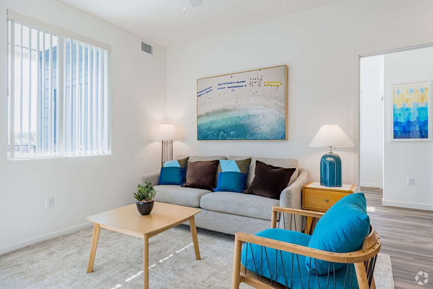 2BR, 2BA - 883SF - Living Room - Parkside Flats