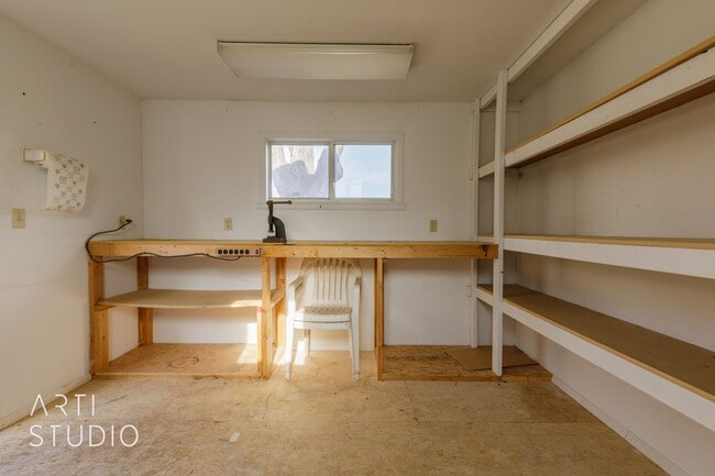 Building Photo - 4 Bedroom 2.5 Bath Home in Creekside Village