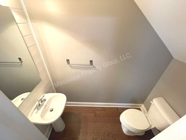 Building Photo - 4BR/4.5BA For Rent