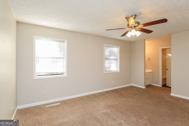 Building Photo - 5710 Deerfield Pl