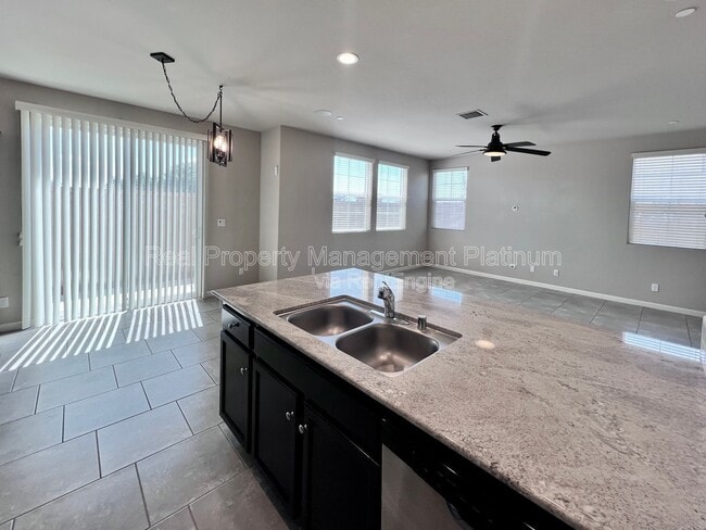 Building Photo - 3704 Savant Ln