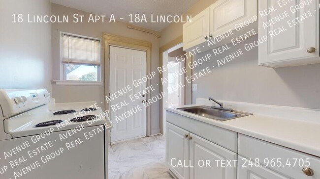 Building Photo - 18A Lincoln St - Spacious 1Bed/1Bath Apart...