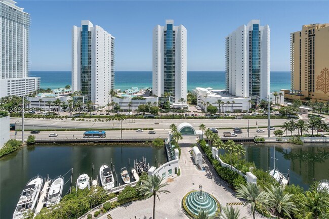 Building Photo - 16400 Collins Ave