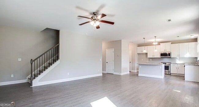 Building Photo - 244 Sophie Cir