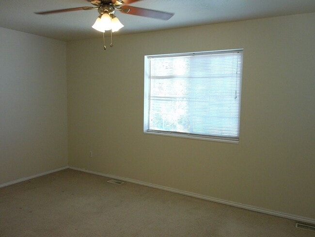 Building Photo - 29 Somerset Pl