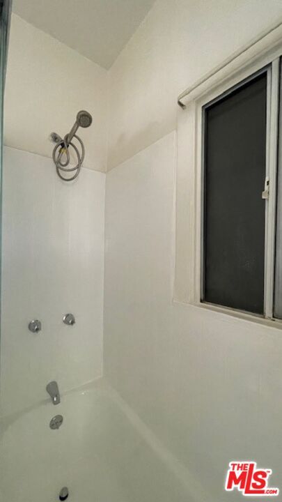 Building Photo - 635 N Plymouth Blvd