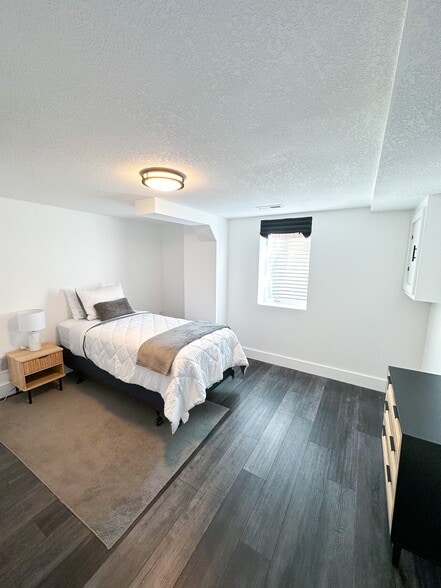 Building Photo - 7000 Park Ave