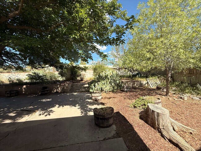 Building Photo - Garden home in Sandia Ridge