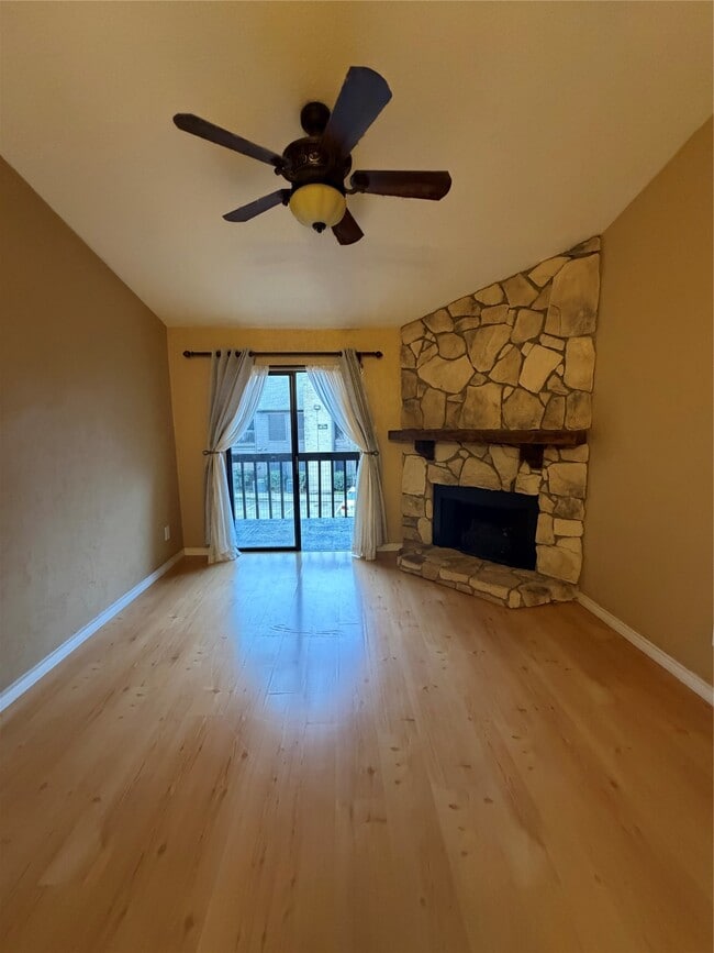 Building Photo - 12755 Mill Ridge Dr