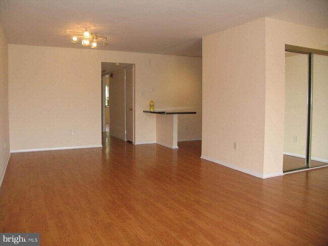 Primary Photo - 9908 Bustleton Ave