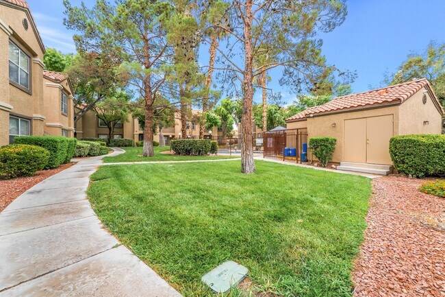 Building Photo - Move-in Ready 2-Bed Condo!