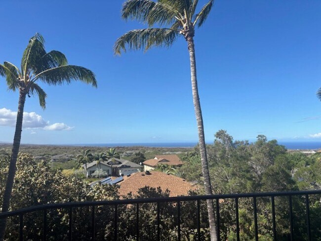 Building Photo - 3 Bedroom / 3 Bath Condo with Ocean Views