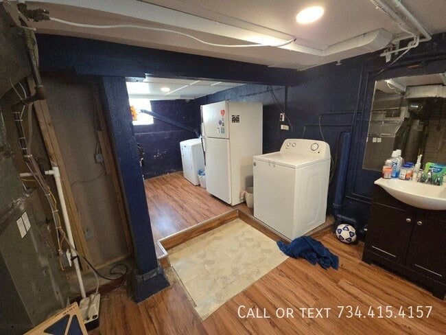 Building Photo - 502 Benjamin St