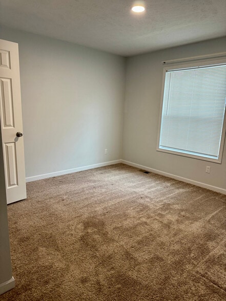 Building Photo - 79 Old State Rd S