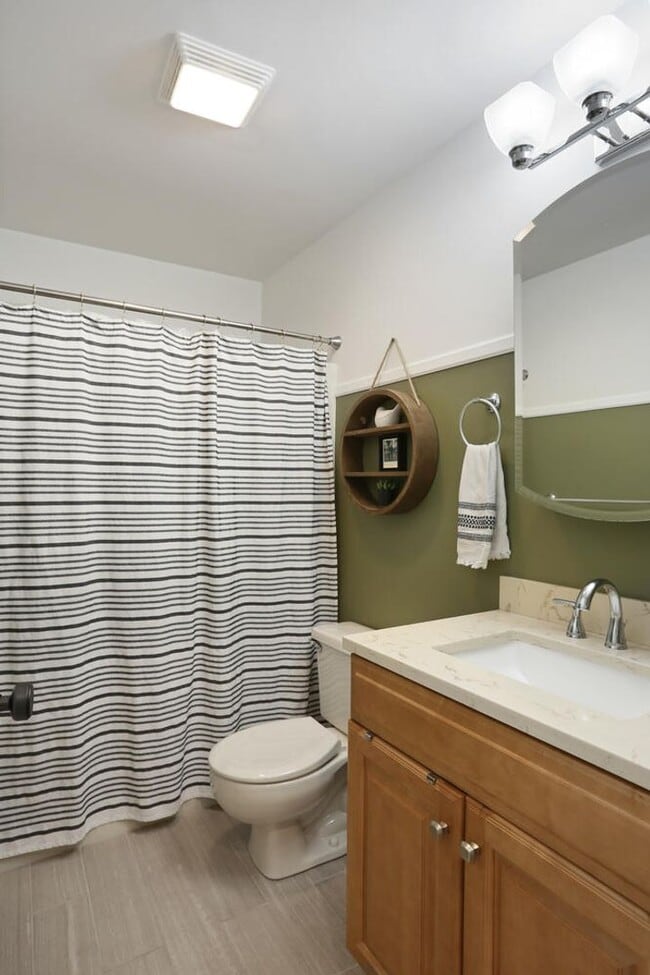Building Photo - New Rental! 3 Bed, 2 Bath, 2 Car Garage, F...