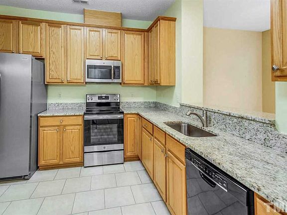 Building Photo - 404 Sawgrass Hill Ct