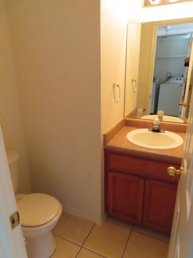 Building Photo - 12860 Tierra Lince Dr