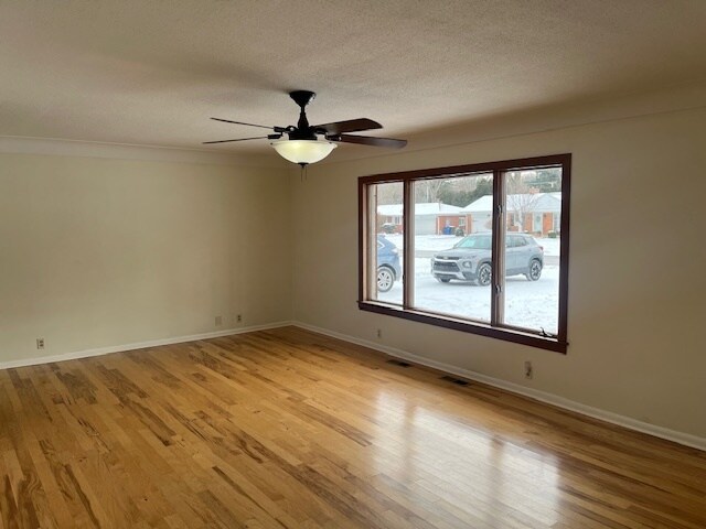 Building Photo - 1058 Carol Rd