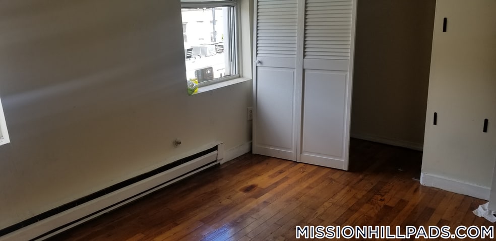 Building Photo - 886 Huntington Ave