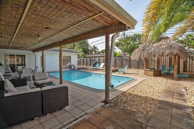 Building Photo - 3221 Spanish River Dr