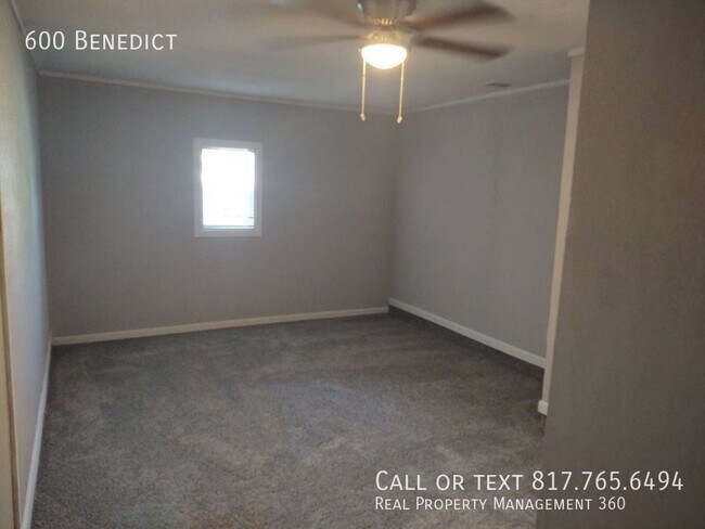 Building Photo - 600 Benedict-