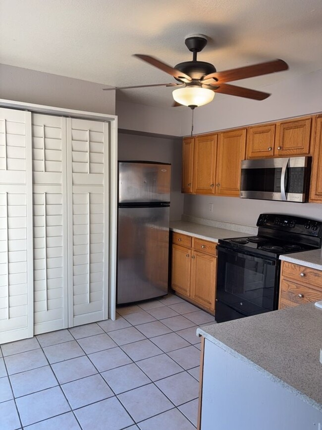 Building Photo - 3 bed 2 bath in Phoenix!!  Ready for Move In!