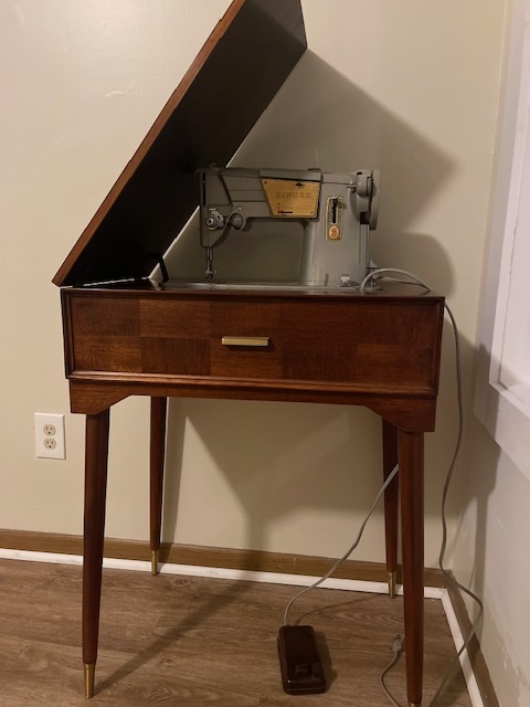 Antique Sewing Machine - 260 Grantwood Dr