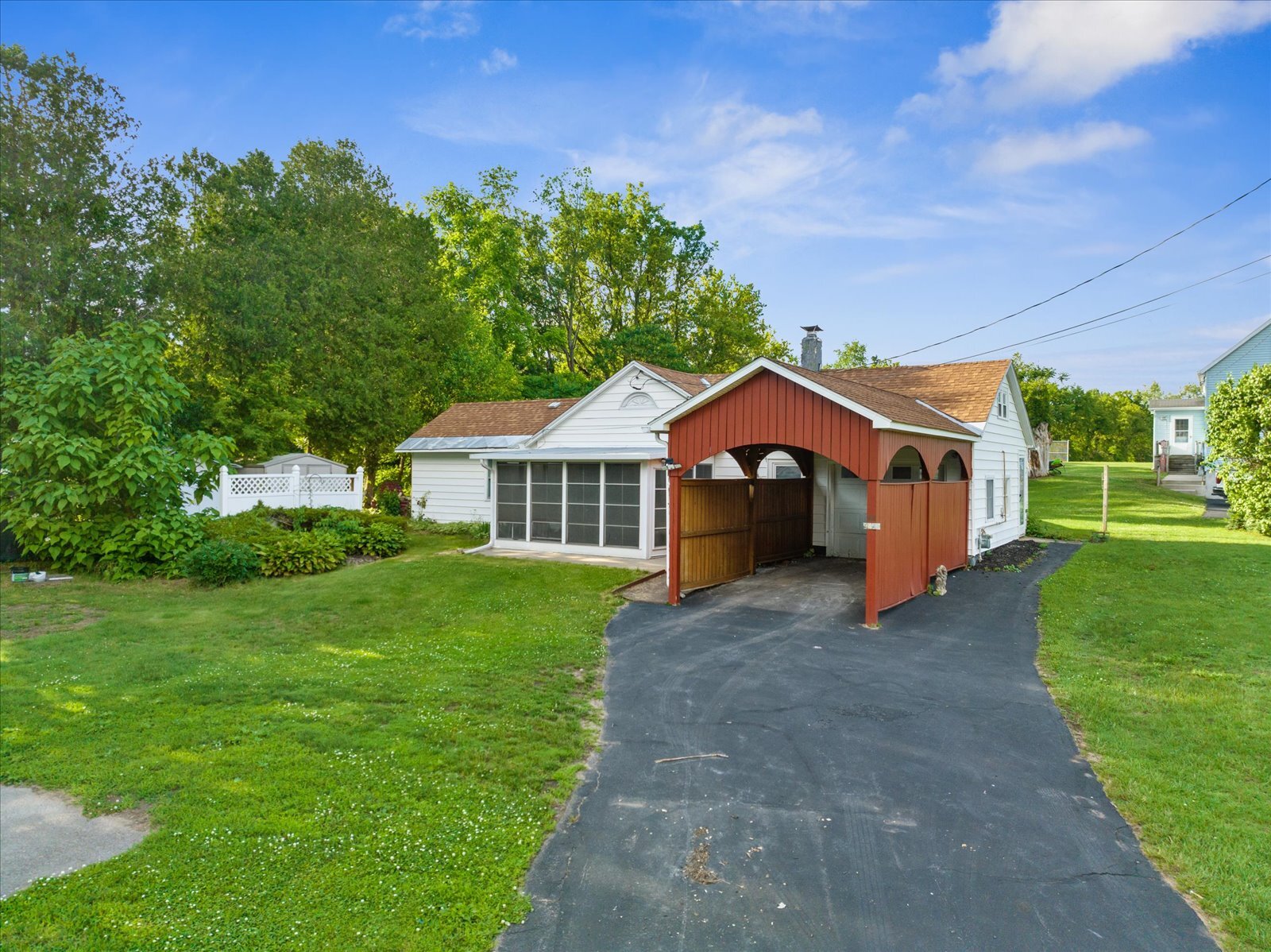 Building Photo - 9453 Maynard Dr